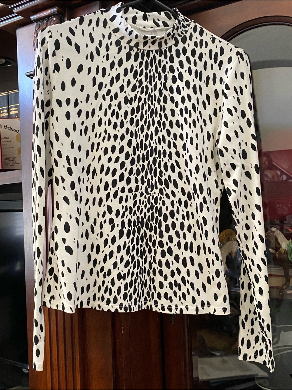 Reformation long sleeve mock neck black white animal print women’s size M